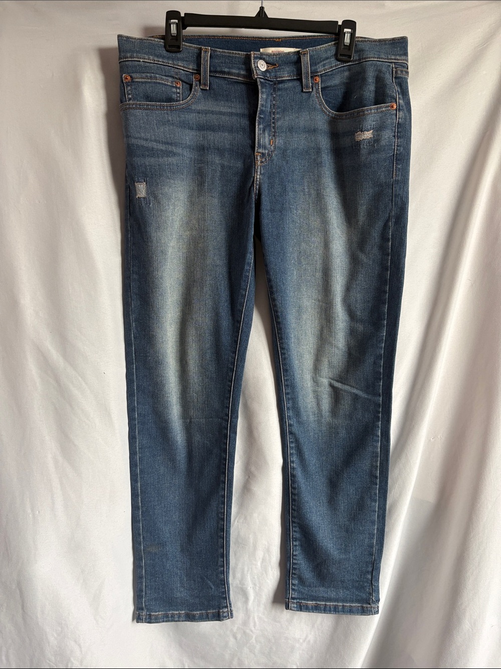 Levi's Boyfriend Jeans in Medium Blue Wash